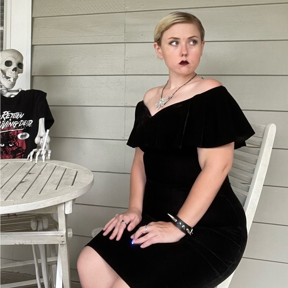 Meet your Posher, Dottie - Picture 3 of 4